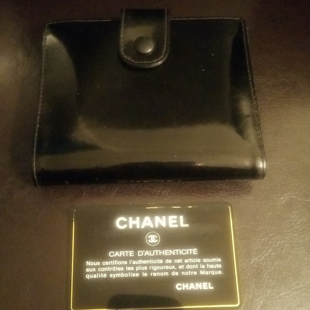 Chanel Wallet - Picture 2 of 7